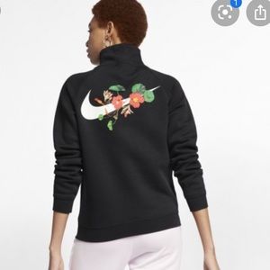 Women’s XS Nike Black/Floral Sweater